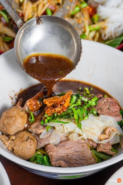 เมนูของร้าน ก๋วยเตี๋ยวเรือฮาร์เล่ย์