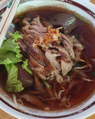 ก๋วยเตี๋ยวเป็ดเส้นบะหมี่