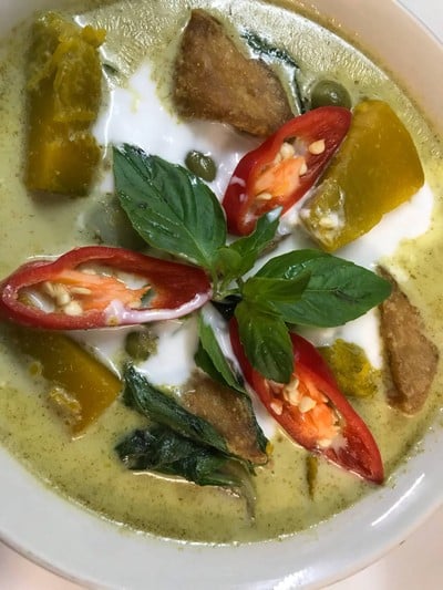 แกงเขียวหวานฟักทองเต้าหู้ทอด เจ