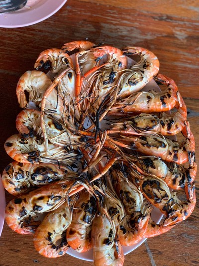 กุ้งเผาขนาด 300-400 บ./กก.