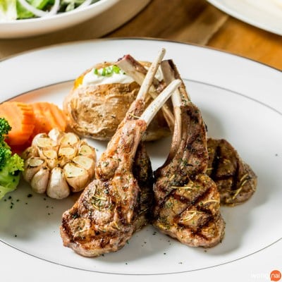 El Toro Steakhouse พร้อมพงษ์