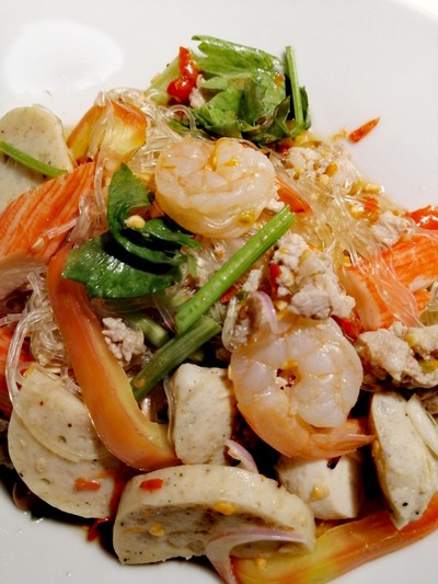 เมนูของร้าน ก๋วยเตี๋ยวลูกชิ้นหมูฮีโร่ ปากซอยลาดพร้าว วังหิน 52