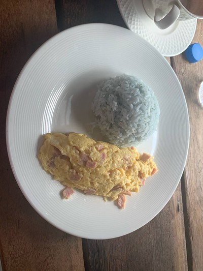ข้าวไข่ข้น ไส้กรอกแฮม