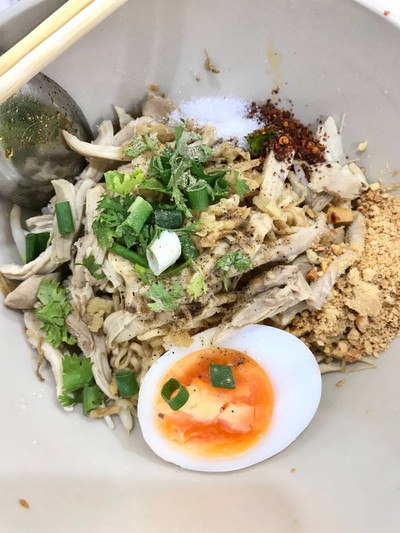 มาม่าแห้งไก่ฉีก