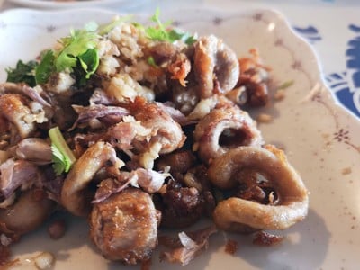 ไส้ตันทอดกระเทียม