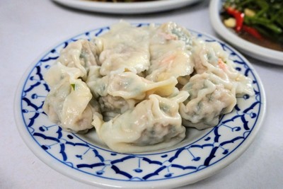 ไส้หมูกุ้ยช่ายลวก