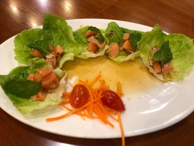 ยำแซลมอน