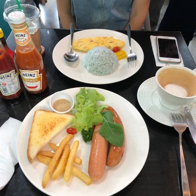 อาหาร หรือ เครื่องดื่ม
