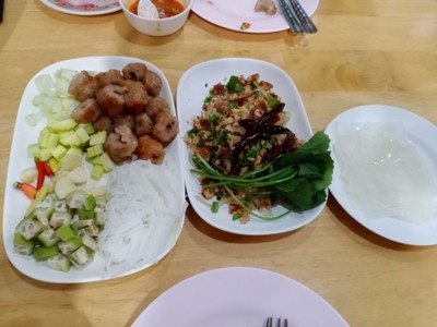อาหาร หรือ เครื่องดื่ม