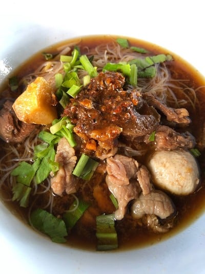 ก๋วยเตี๋ยวเรือเจริญรสเด็ด