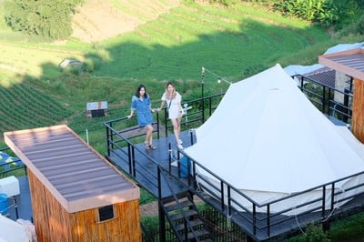 ที่พักคะ กระโจม vip 7 มีห้องน้ำส่วนตัวถ้าให้ดี เอากระโจม 1-3 ดีกว่าใหม่กว่าเยอะ 