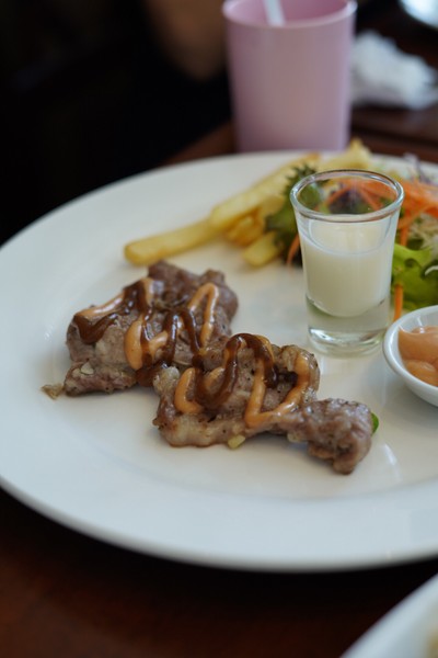 สเต็กหมูสันคออบพิเศษ