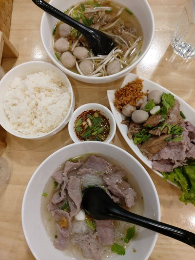 อาหาร หรือ เครื่องดื่ม