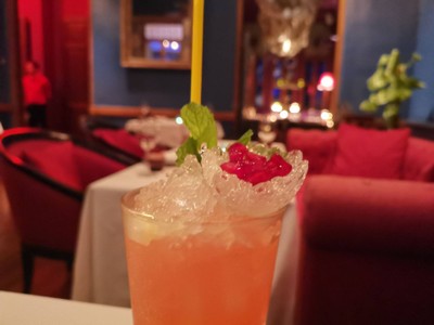 อาหาร หรือ เครื่องดื่ม