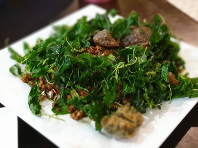 ไข่เยี่ยวม้ากระเพรากรอบ
