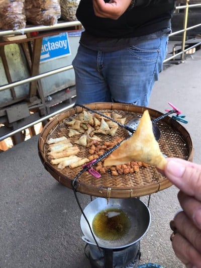 ตลาดริมเมย