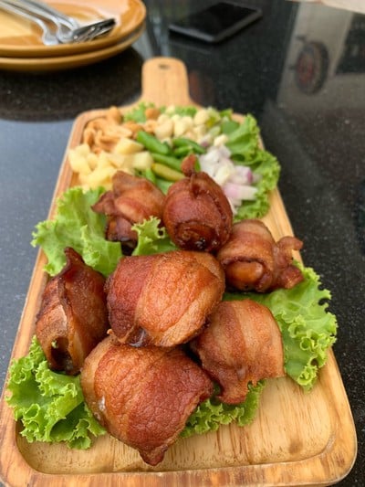 อเมริกันพันลาว 180 บาท