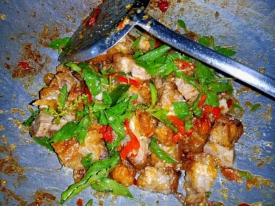 วิธีทำ กะเพราหมูกรอบ 🌶️ วิธีทำ กะเพราหมูกรอบ 🌶️