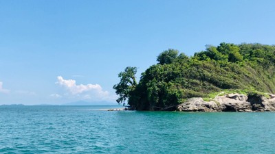 บุฟเฟ่ต์ปูไข่และอาหารทะเลพัก2วัน1คืนเพียง 1800 บาท/คน