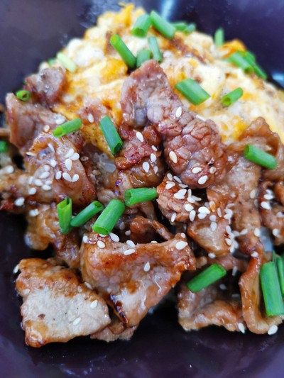 ข้าวหน้าหมูเกาหลี ไข่ข้น