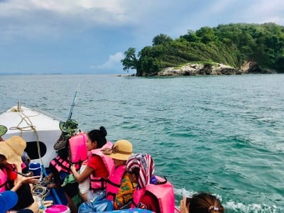 บุฟเฟ่ต์ปูไข่และอาหารทะเลพัก2วัน1คืนเพียง 1800 บาท/คน