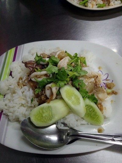 หมึกกระเทียม