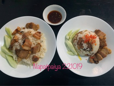 วิธีทำ ข้าวผัดน้ำจิ้มซีฟู้ดหมูกรอบ วิธีทำ ข้าวผัดน้ำจิ้มซีฟู้ดหมูกรอบ
