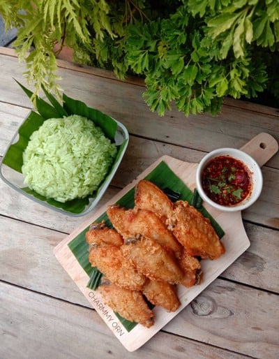 วิธีทำ ปีกไก่ทอด+ข้าวเหนียวใบเตย