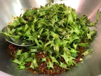 วิธีทำ ยำถั่วพลู วิธีทำ ยำถั่วพลู