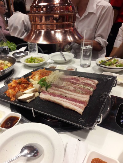 หมู 8 สี