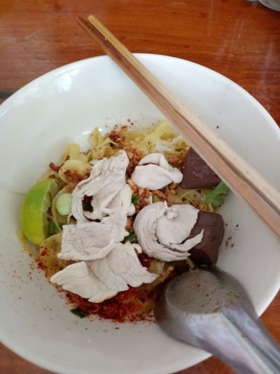 บะหมี่แห้งต้มยำ