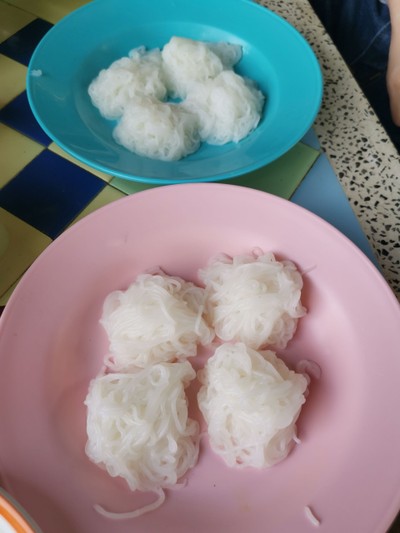 เส้นขนมจีนสด
