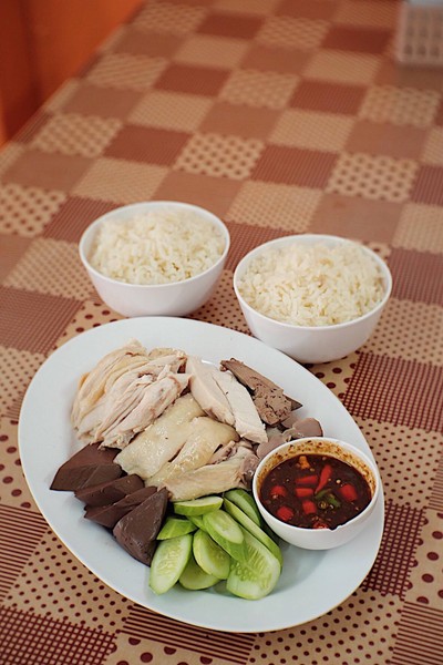 ไก่สับ  จานกลาง