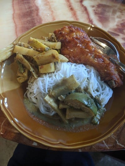 อาหาร หรือ เครื่องดื่ม