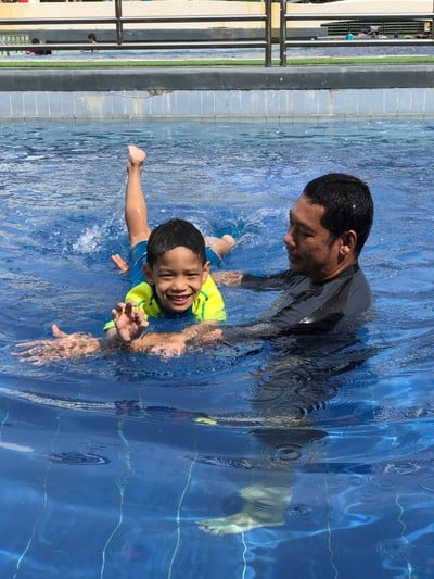 สระว่ายน้ำ/ชายหาด