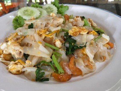 ก๋วยเตี๋ยวคั่วไก่