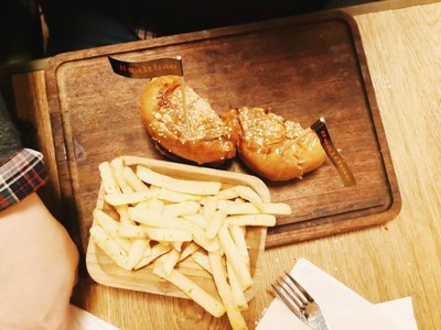 อาหาร หรือ เครื่องดื่ม