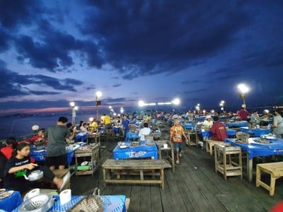 ริมเลหมูกระทะ แหลมท้าวเทวา ศรีราชา