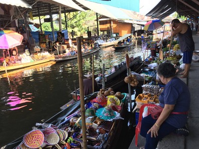 ตลาดน้ำดำเนินสะดวก แม่กลอง อัมพวา