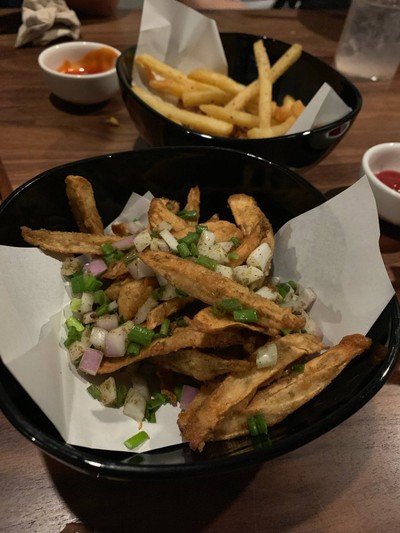 ข้าวหน้าไข่ข้นหอยลายพริกเผา