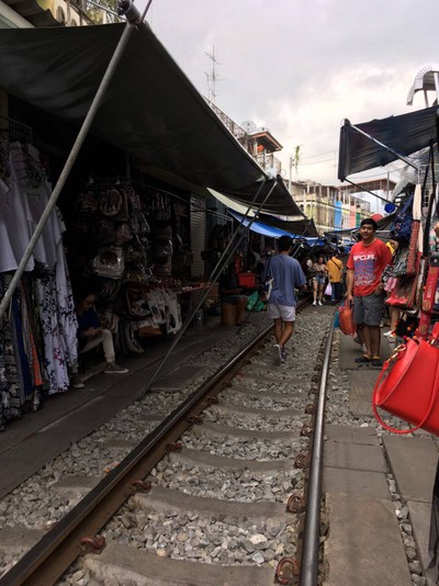 ตลาดน้ำดำเนินสะดวก แม่กลอง อัมพวา