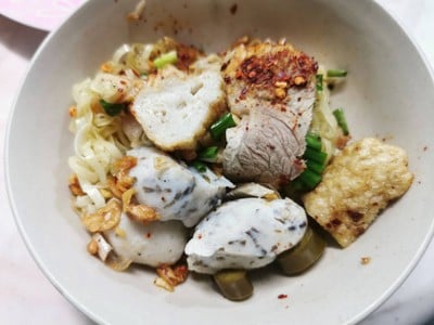 เมนูของร้าน ก๋วยเตี๋ยวลูกชิ้นปลาเจ๊ปุ๊ย ห้าแยกพลับพลาชัย (ลูกชิ้นปลา ทำเอง) #VALUE!