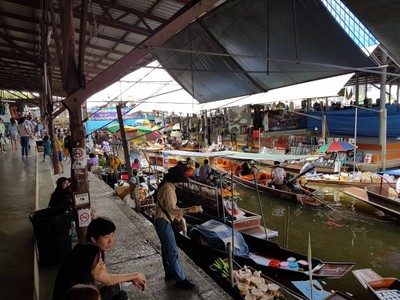 ตลาดน้ำดำเนินสะดวก แม่กลอง อัมพวา