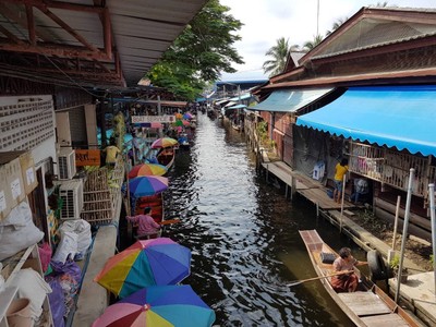 ตลาดน้ำดำเนินสะดวก แม่กลอง อัมพวา