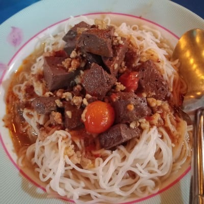 ขนมจีนน้ำเงี้ยว