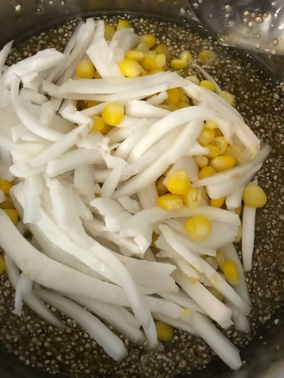 วิธีทำ ตะโก้สาคูแท้ ข้าวโพด มะพร้าวอ่อน วิธีทำ ตะโก้สาคูแท้ ข้าวโพด มะพร้าวอ่อน