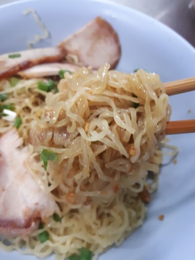 บะหมี่เกี๊ยวแห้ง