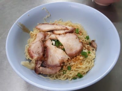บะหมี่เกี๊ยวแห้ง