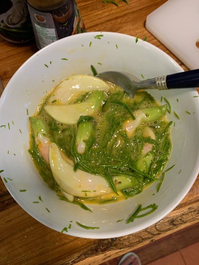 วิธีทำ แกงส้มชะอมไข่แคร์