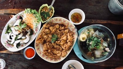อาหาร หรือ เครื่องดื่ม
